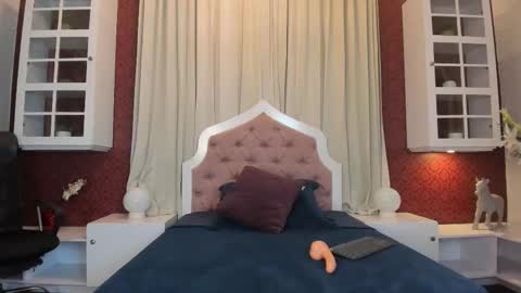 stephaniaroses online show from October 24, 7:32 pm