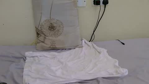 Snapshot of stephanie_khan chatting on October 31, 1:56 pm Lynne online show from October 31, 1:56 pm