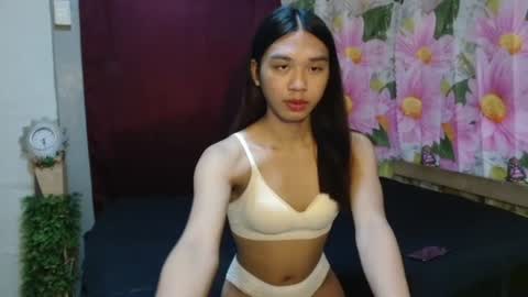 stephanie_zee online show from June 28, 9:15 am