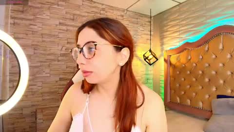 Snapshot of stephaniesun_ chatting on April 18, 12:53 pm Stephaniesun online show from April 18, 12:53 pm