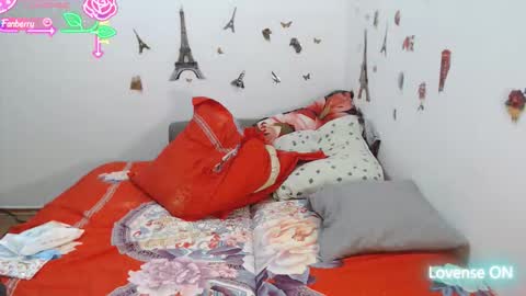 Stephanie   online show from November 27, 11:34 am