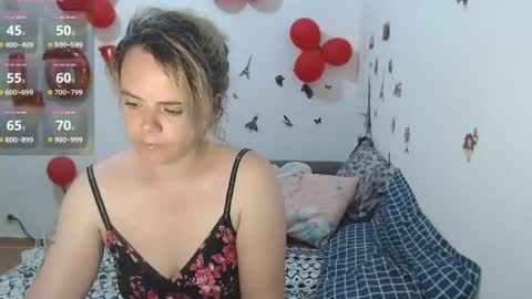Snapshot of stephaniewild chatting on June 4, 10:10 am Stephanie online show from June 4, 10:10 am