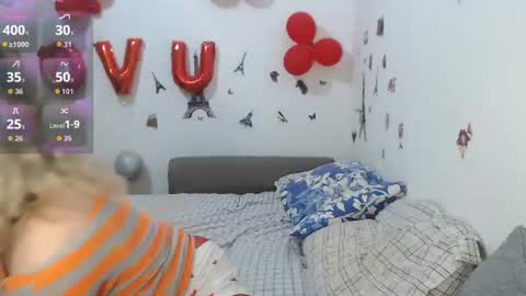 Snapshot of stephaniewild chatting on June 15, 10:17 am Stephanie online show from June 15, 10:17 am