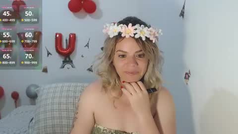 Snapshot of stephaniewild chatting on June 18, 10:19 am Stephanie online show from June 18, 10:19 am