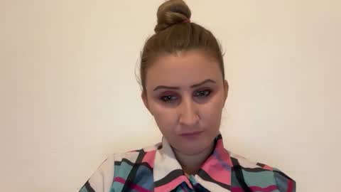 Stephany online show from January 7, 5:48 pm