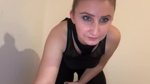 Snapshot of stephany333 chatting on February 8, 5:16 pm Stephany online show from February 8, 5:16 pm