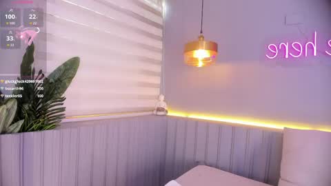 Snapshot of stephany__monroe chatting on May 7, 4:34 pm Stephany online show from May 7, 4:34 pm