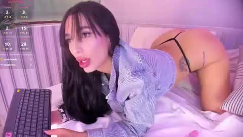 Snapshot of stephany__monroe chatting on July 29, 10:19 pm Stephany online show from July 29, 10:19 pm