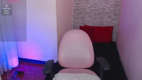 stephany_rodriguez_ online show from October 14, 1:56 pm