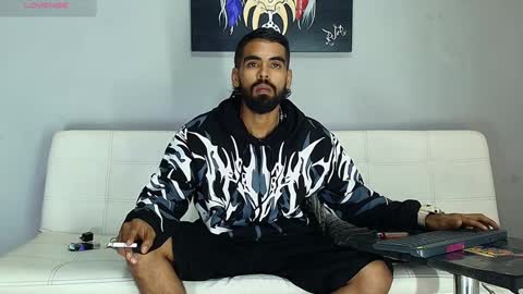 Snapshot of stephenbrown_ chatting on January 6, 11:42 pm    ................     online show from January 6, 11:42 pm