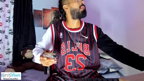 Snapshot of stephenbrown_ chatting on January 7, 11:35 pm    ................     online show from January 7, 11:35 pm