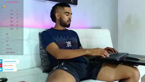 Snapshot of stephenbrown_ chatting on February 19, 4:23 am    ................     online show from February 19, 4:23 am