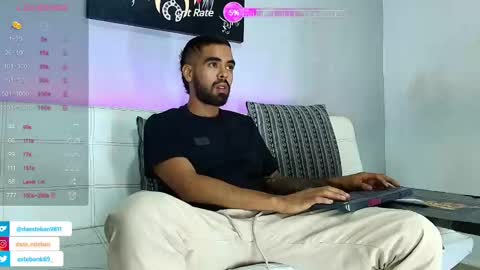 Snapshot of stephenbrown_ chatting on February 23, 12:41 am    ................     online show from February 23, 12:41 am