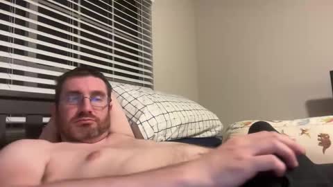 Snapshot of stephenhurst1987 chatting on December 15, 4:17 am stephenhurst1987 online show from December 15, 4:17 am