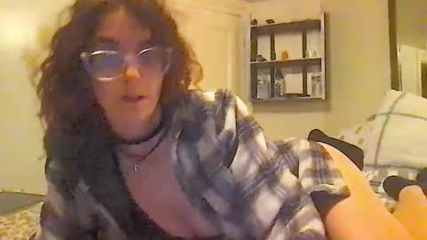 stephielynnnnn online show from April 6, 1:14 am