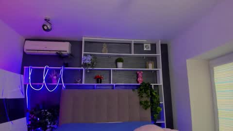 Stephie online show from February 24, 6:11 am