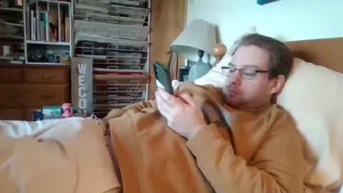 Snapshot of sterben13v chatting on December 22, 3:42 pm Ian23602 online show from December 22, 3:42 pm