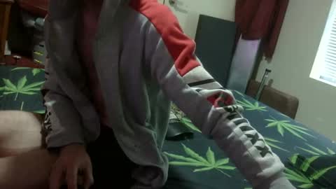 Snapshot of steveaussie chatting on February 12, 10:15 pm Australian420 online show from February 12, 10:15 pm