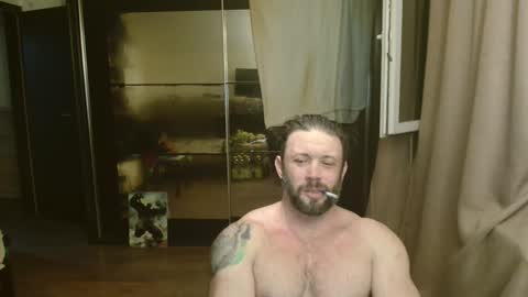 Snapshot of stevebulkzor chatting on May 31, 8:32 pm Steve Oakenshield son of John son of Vasyl online show from May 31, 8:32 pm