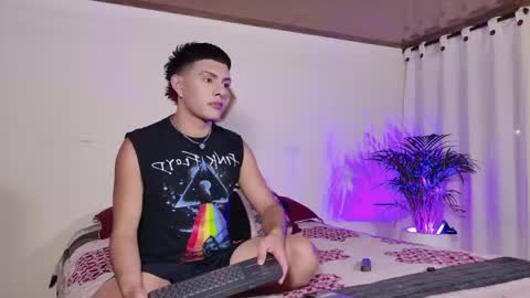 Stevenn online show from April 24, 8:06 am