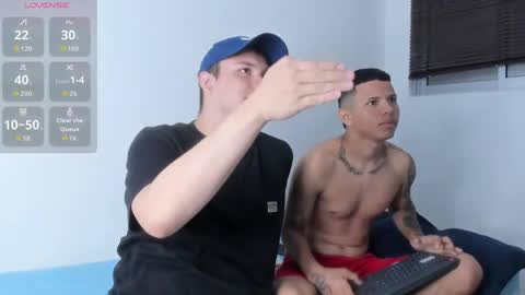 Snapshot of steven_and_benji chatting on April 8, 11:32 am Steven and Benji online show from April 8, 11:32 am