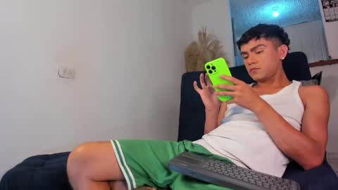 Snapshot of steven_baby69 chatting on June 1, 8:10 pm STEVENN online show from June 1, 8:10 pm