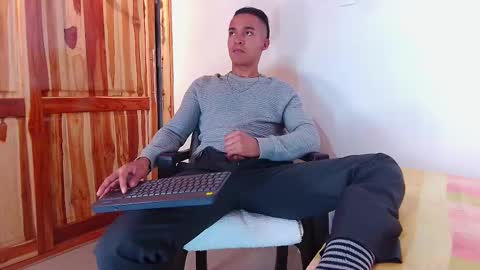 steven_modelo69 online show from February 17, 2:53 am