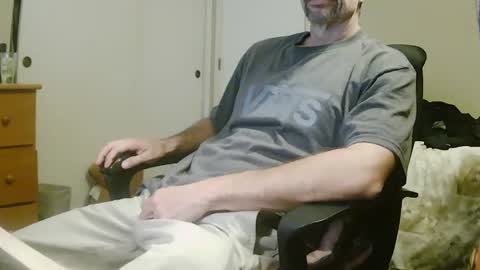 Snapshot of stevo69697 chatting on December 6, 11:25 pm Chillguy online show from December 6, 11:25 pm