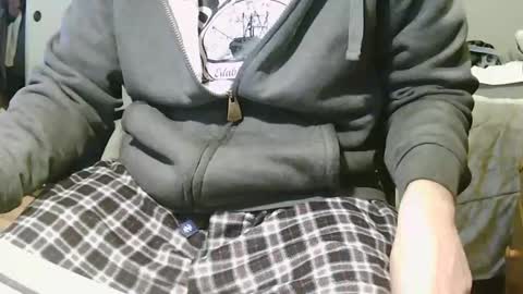 Snapshot of stevo69697 chatting on February 8, 4:32 pm Chillguy online show from February 8, 4:32 pm