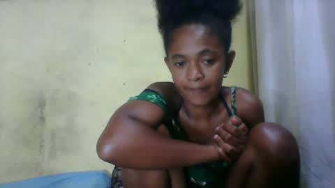 sthela915849 online show from January 18, 4:00 pm