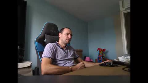 Snapshot of stickolive1 chatting on September 12, 1:11 pm stickolive1 online show from September 12, 1:11 pm