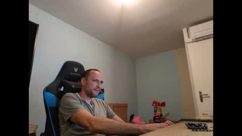 Snapshot of stickolive1 chatting on September 17, 8:43 pm stickolive1 online show from September 17, 8:43 pm