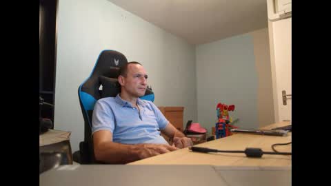 Snapshot of stickolive1 chatting on September 21, 9:05 pm stickolive1 online show from September 21, 9:05 pm