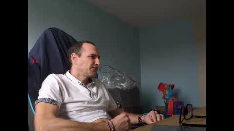 Snapshot of stickolive1 chatting on October 16, 2:18 pm stickolive1 online show from October 16, 2:18 pm