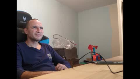 Snapshot of stickolive1 chatting on October 20, 10:10 pm stickolive1 online show from October 20, 10:10 pm