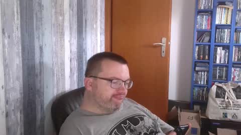 Snapshot of still_alive1985 chatting on September 9, 9:20 am Oliver online show from September 9, 9:20 am