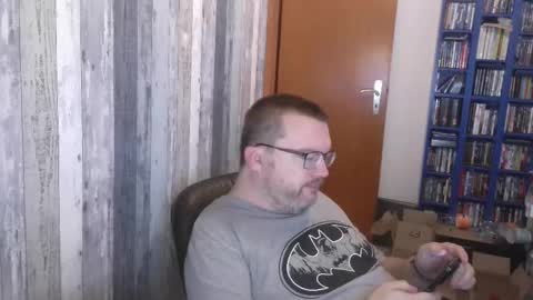 Snapshot of still_alive1985 chatting on September 12, 5:51 am Oliver online show from September 12, 5:51 am