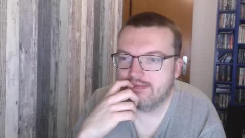 Snapshot of still_alive1985 chatting on September 14, 7:18 am Oliver online show from September 14, 7:18 am