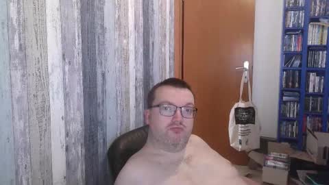 Snapshot of still_alive1985 chatting on September 23, 7:11 am Oliver online show from September 23, 7:11 am