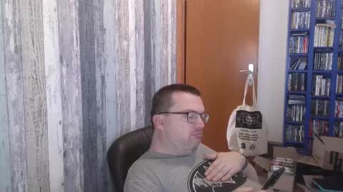 Snapshot of still_alive1985 chatting on September 24, 7:12 am Oliver online show from September 24, 7:12 am