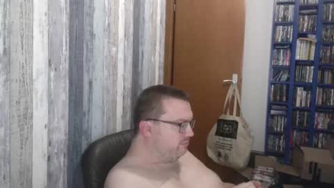 Snapshot of still_alive1985 chatting on September 25, 7:39 pm Oliver online show from September 25, 7:39 pm