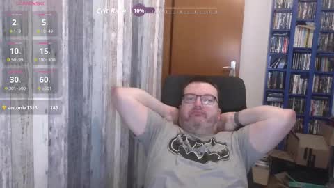 Snapshot of still_alive1985 chatting on October 5, 8:12 am Oliver online show from October 5, 8:12 am