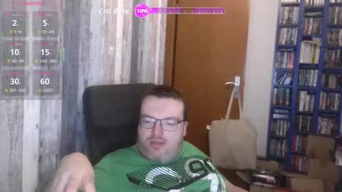 Snapshot of still_alive1985 chatting on October 27, 7:12 am Oliver online show from October 27, 7:12 am