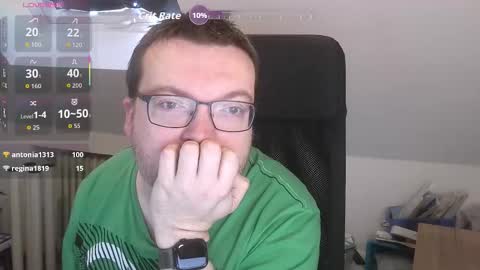 Snapshot of still_alive1985 chatting on October 31, 7:53 am Oliver online show from October 31, 7:53 am