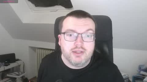 Snapshot of still_alive1985 chatting on November 19, 6:41 pm Oliver online show from November 19, 6:41 pm