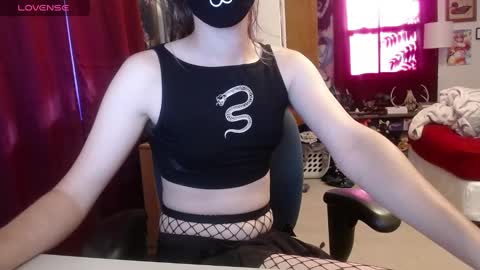 sting_ray111 online show from September 28, 9:42 pm