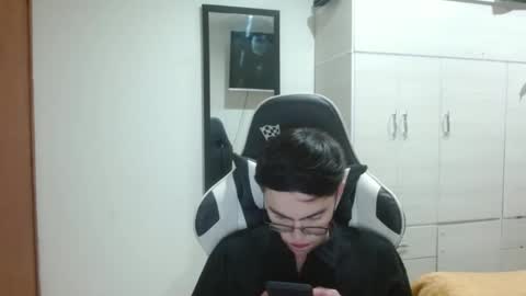 Snapshot of stiv_grant chatting on February 2, 9:08 am stiv_grant online show from February 2, 9:08 am