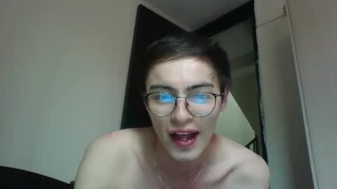 Snapshot of stiv_grant chatting on September 12, 11:43 am stiv_grant online show from September 12, 11:43 am