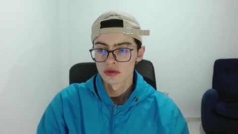 Snapshot of stiv_grant chatting on February 27, 1:33 pm stiv_grant online show from February 27, 1:33 pm