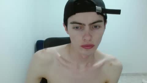 Snapshot of stiv_grant chatting on March 8, 2:04 am stiv_grant online show from March 8, 2:04 am